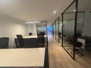 Oficina CoreWorking ubicada en el lago, Chapinero
