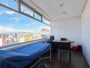 Oficina corporativa en edificio moderno