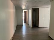 Oficina de 100 m2 con 4 privados y 3 baños