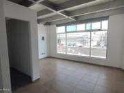 Oficina de 49 metros con medio baño. RENTA San Pablo,...