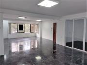 Oficina de alquiler en Kennedy Norte, 162 m2, frente al...