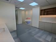 Oficina de alquiler Platinum II Av. León Febres C