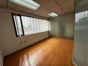 Oficina de arriendo sector la colón de 100m2 con divisiones