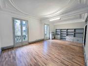 Oficina en alquiler en calle De Bailèn, Barcelona, de 65...