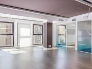 Oficina en alquiler en calle De Calàbria, Barcelona, de...