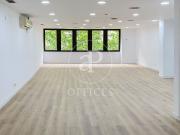 Oficina en alquiler en calle De Còrsega, Barcelona, de...