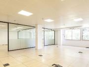 Oficina en alquiler en calle De Nàpols, Barcelona, de...