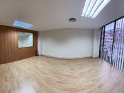 Oficina en alquiler en calle De Plató, Barcelona, de 68...