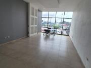 Oficina En Alquiler en la Avenida Juan Tanca Marengo,...