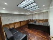 Oficina en Alquiler en Los Palos Grandes, Caracas