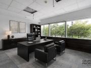 Oficina en alquiler en Puerto Madero con cochera!