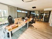 Oficina en alquiler lista para entrar con vista al rio