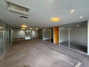 Oficina en alquiler sobre Avenida Libertador en Vicente...