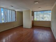 Oficina en arriendo 82 m², 7mo piso, con parqueadero, 2...