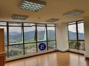 Oficina en arriendo, Avenida Alberto Mendoza, barrio...