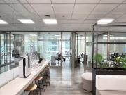 Oficina en Arriendo en Apasos del metro El Golf