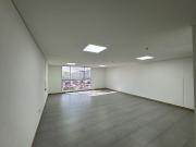 oficina en arriendo en los alpes. Cod A20672