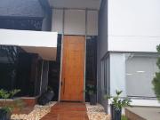 oficina en arriendo en los rosales. Cod A7037002