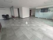 Oficina En Arriendo En Medellin En Los Balsos A326893