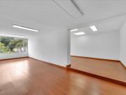 oficina en arriendo en polo club. Cod A121132899