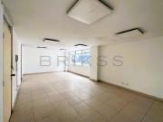 oficina en arriendo/venta en chico norte. Cod A5983