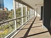 Oficina en planta libre sobre Av 9 de Julio