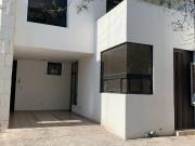 OFICINA EN RENTA EN BOSQUES 3