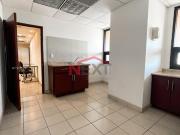 OFICINA EN RENTA EN CENTRO DE NEGOCIO LAS PALMAS