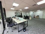 OFICINA EN VENTA 2do piso EN RECONOCIDO CENTRO...