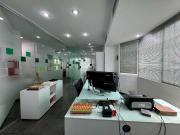 OFICINA EN VENTA Amoblada de 7 Niveles 425 metros...