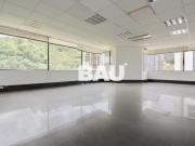 oficina en venta en bosque de pinos usaquén. Cod V5205