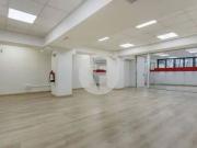 Oficina en venta en calle De Galileu, Barcelona, de 230...