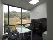 Oficina Equipada en Arriendo Torre 3 Edificio...