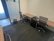 OFICINA EQUIPADA Y AMUEBLADA