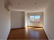 Oficina exterior con balcón en Consell de Cent de Barcelona