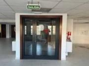 Oficina exterior del año 1975 en el centro de la ciudad...