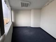 Oficina Implementada con Vista Externa – 75 m² Centro...