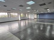 OFICINA O LOCAL EN ALQUILER EN LA VICTORIA LIMITE CON...