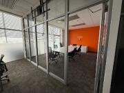 Oficina piso semi amueblado en renta de 1,015m2 en zona...