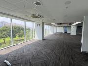 Oficina Prime Implementada de 947 m² con Vista Al Golf...