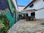 Oficina tipo quinta a pie de calle en chuao ALQUILER O VENTA