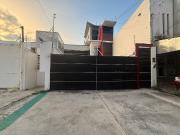 Oficinas con bodega en RENTA Col. Pallas