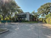 Oficinas mas galpón industrial con gran espacio de...