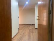 Oficna de 46 m2 con dos privados y recepción