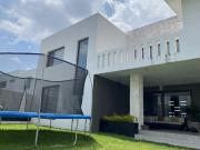 Ofrezco casa en venta en Cañada del Refugio Norte....