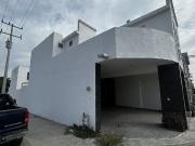 Ofrezco casa en venta en Misión de los Olivos en Apodaca