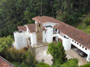 OFREZCO EN VENTA HERMOSA CASA EN EL POBLADO MEDELLIN