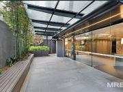 Oh so central modern and stylish