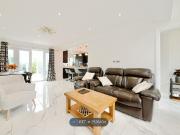 Old Fold View, Barnet EN5, 3 bed detached house to rent,...