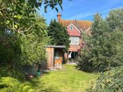 Old Orchard Road, Eastbourne, 2 Bedroom Flat